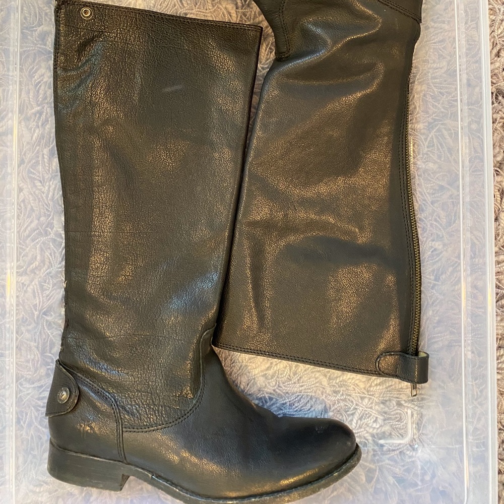 EUC Gently worn Black Frye boots